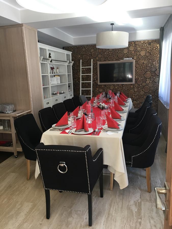 Chalet Alpina Moroeni Kültér fotó