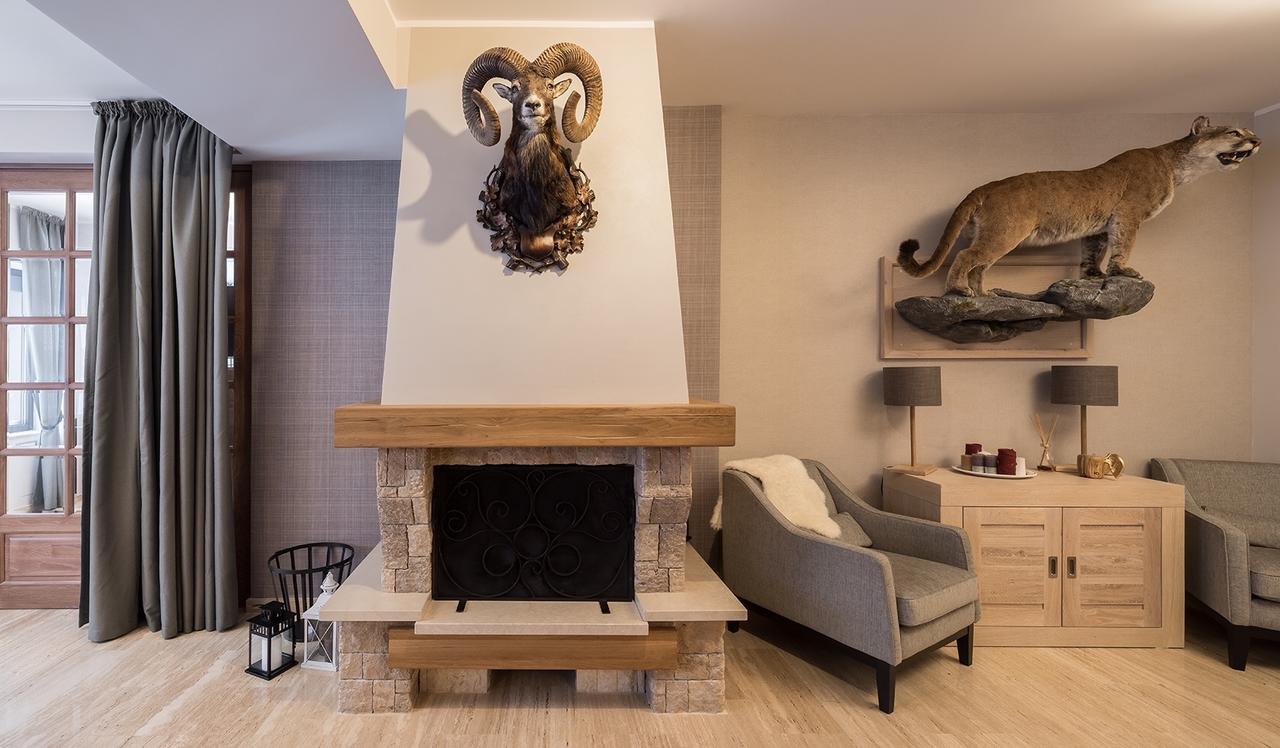 Chalet Alpina Moroeni Kültér fotó